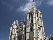 Katedrála v Leónu je známá pedevím nádhernými vitráemi.