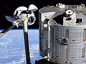 Vesmírná lo Crew Dragon Endeavour spolenosti SpaceX dorazila k Mezinárodní...