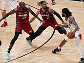 Coby White z Chicago Bulls proti dvma hrám Miami.