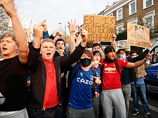 Fanouci Chelsea protestuj proti Superlize.