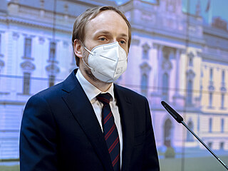 Ministr zahrani Jakub Kulhnek na tiskov konferenci k vvoji v kauze...