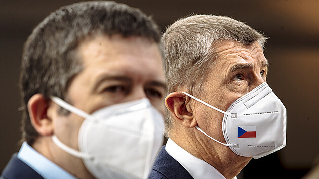 Jan Hamáek a Andrej Babi v Poslanecké snmovn 20. 4. 2021.