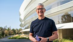 Výkonný �editel spole�nosti Apple Tim Cook b�hem p�edstavování nových produkt�.