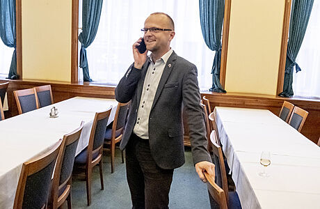 ‚Říkal: Přivezu milion Sputniků, mám to tam všechno domluvený.' Hejtman Netolický líčí rozhovor s Hamáčkem