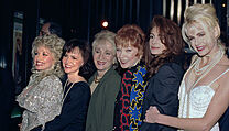 S kolegynmi z filmu Ocelov magnolie - zleva Dolly Partonov, Sally Fieldov,...