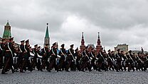 Vojenský pochod na Rudém náměstí na výročí konce druhé světové války. Ruské...