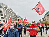 V Berlín se v sobotu koná na 20 prvomájových demonstrací levicových i...