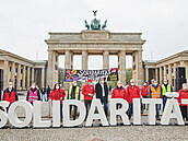 Situace je podle policie zatím klidná, uvedl deník Berliner Zeitung.