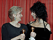 Dukakisová si odnesla Oscara za vedlejí roli a Cher za hlavní.