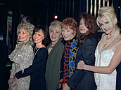 S kolegynmi z filmu Ocelové magnolie - zleva Dolly Partonová, Sally Fieldová,...