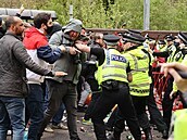 Stety fanouk Manchesteru United, kteí vzali útokem ikonický stadion Old...