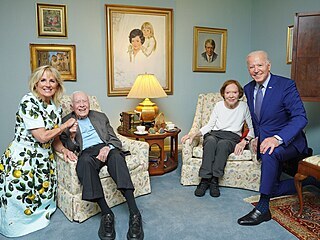 Joe Biden s manželkou Jill na návštěvě vysloužilého prezidenta Jimmyho Cartera...