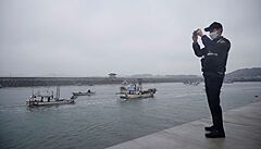 Japonská jaderná elektrárna Fuku�ima plánuje vypustit tuny kontaminované vody do oceánu.