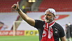 Trenér Slavie Jind�ich Trpi�ovský p�i oslavách t�etího titulu v �ad�.
