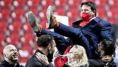 SK Slavia Praha slaví zisk titulu po vítzství s Plzní.
