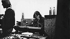 Otakar Alfréd Michl jako len The Plastic People of the Universe v roce 1977 (z...