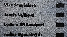 Komiksový píbh na zdi nedaleko místa atentátu na Heydricha.