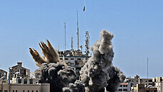 Izraelsk rakety zashly budovu v Gaze, kde mla kancele agentura AP a...