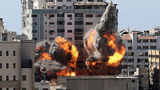 VIDEO: Izrael rozbombardoval budovu, v níž sídlila mezinárodní média. Civilisté prý unikli jen těsně