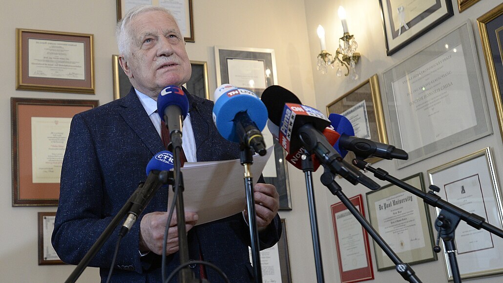 Bývalý prezident Václav Klaus se 25. května 2021 v Praze vyjádřil k informacím...