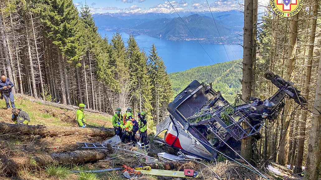 Nehoda lanovky v italském letovisku Stresa u jezera Lago Maggiore.