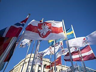 V Rize vlaje krom olympijsk vlajky tak historick blorusk.