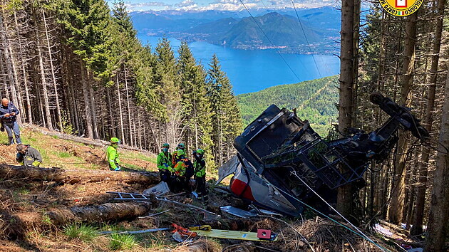 Nehoda lanovky v italském letovisku Stresa u jezera Lago Maggiore.