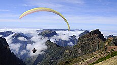Horsk kolo, paragliding, surf a mnohem vc. Madeira je rj adrenalinovch sport