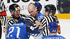 Finsko - Kazachstn, MS v hokeji 2021: Jere Innala a Viktor Svedberg (elem) v...
