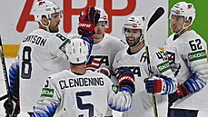 MS v hokeji 2021, Kanada - USA: hri USA se raduj z glu, vlevo je...