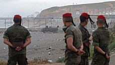 panlt vojci u hranice enklvy Ceuta