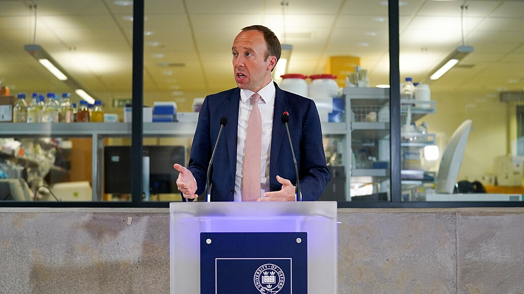 Britský ministr zdravotnictví Matt Hancock v Oxfordu, 2. června 2021.