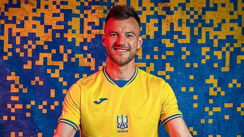 Fotbalisté Ukrajiny představili své dresy pro EURO.