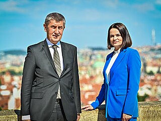 Premir Andrej Babi s pedstavitelkou blorusk opozice Svjatlanou...