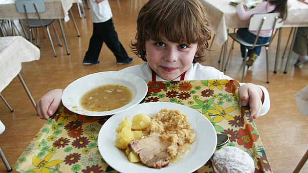 Školní jídelny vaří zdravě, odmítají kritiku odborníci | Dobrá chuť |  Lidovky.cz