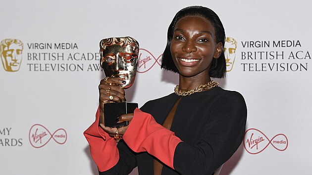 Michaela Coelová s cenou BAFTA za hlavní roli v seriálu M��u t� zni�it.