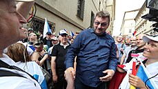 Demonstrace se účastní i poslanec Lubomír Volný. | na serveru Lidovky.cz | aktuální zprávy