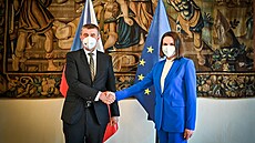 Premiér Andrej Babiš s představitelkou běloruské opozice Svjatlanou...