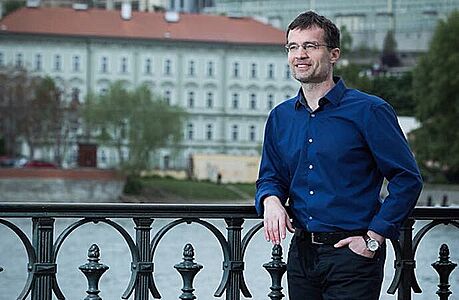 Šéfoval Rusnokově kanceláři, chtěl i kandidovat na prezidenta. V pouhých 48 letech zemřel Karel Štogl