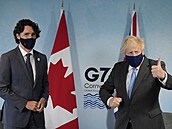 Kanadský premiér Trudeau na focení spolen se svým britským protjkem...