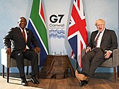 Britský premiér se na summitu setkal s jihoafrickým prezidentem.