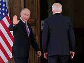 Vladimir Putin a Joe Biden se setkali v enev.