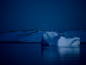 Ledovec v oceánu kolem Antarktidy, který byl oficiáln uznán jako Jiní oceán.