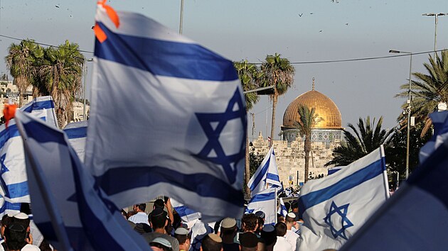 Trasa kadoroního pochodu Jeruzalémem vede vtinou od Damaské brány...