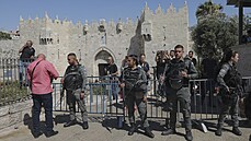 Palestinské radikální hnutí Hamás zahájilo kvli událostem v Jeruzalém v den...