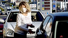 Paliva zdrauj, kde se vyplat tankovat? Podvejte se na ceny benzinu a nafty v turisty oblbench zemch