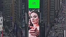 Billboard s Ewou Farnou na newyorském Times Square. | na serveru Lidovky.cz | aktuální zprávy