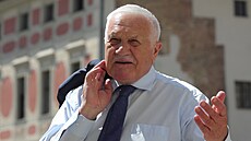 Exprezident Václav Klaus slaví osmdesátiny. Poblahopřát na Hrad mu přišli Strach, Duka i Nečas