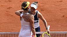 Finále ženské dvouhry na French Open mezi Češkou Krejčíkovou a Ruskou...