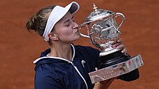 Barbora Krejčíková slaví svůj první grandslamový titul ve dvouhře.